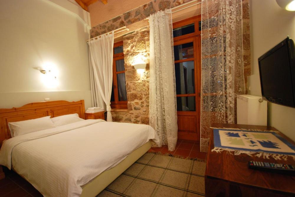 Hotel Parnassos أراخوفا المظهر الخارجي الصورة