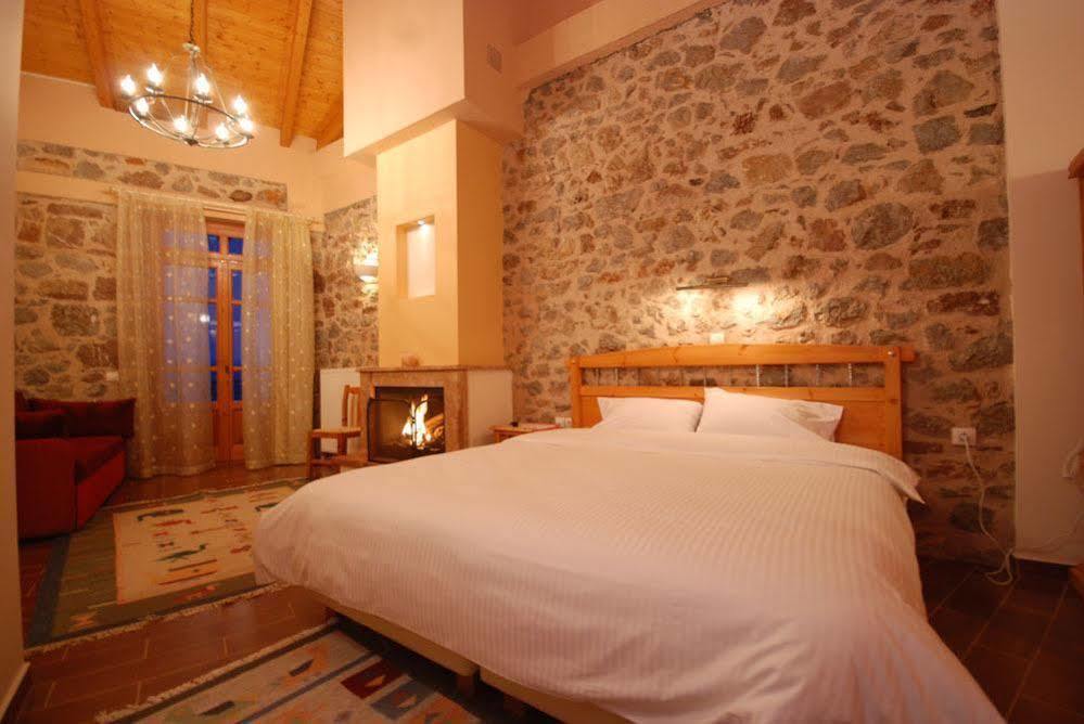 Hotel Parnassos أراخوفا المظهر الخارجي الصورة