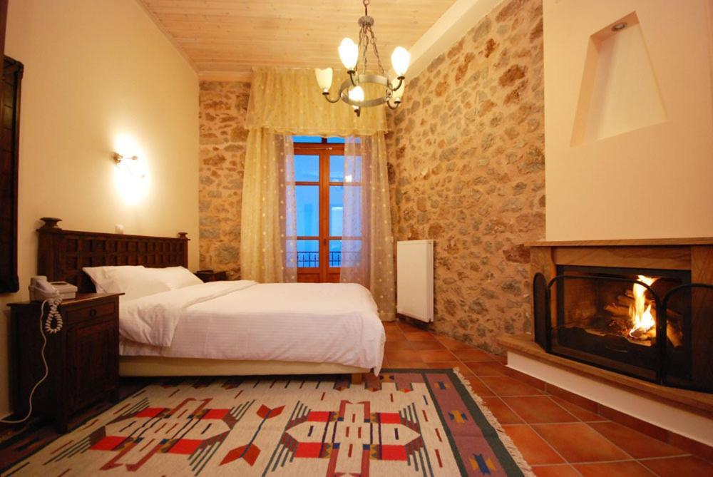 Hotel Parnassos أراخوفا المظهر الخارجي الصورة